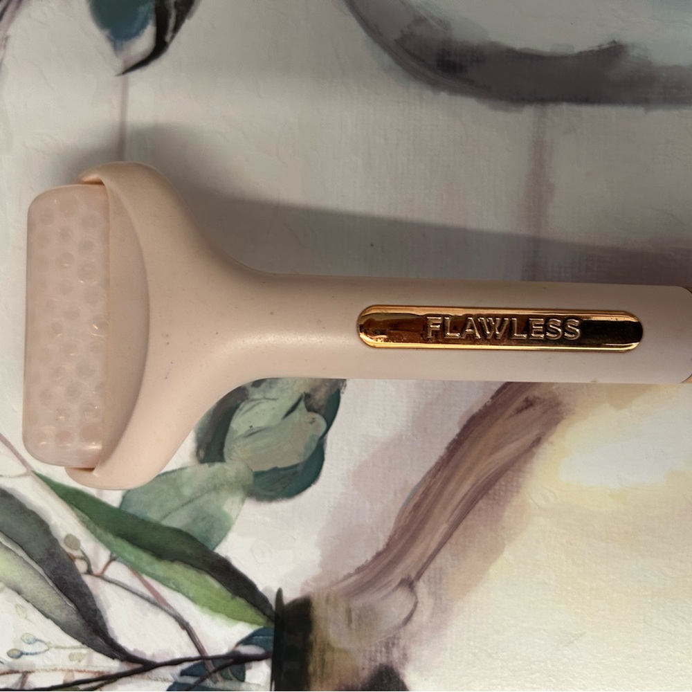 LAWLESS Cream Skincare Tool